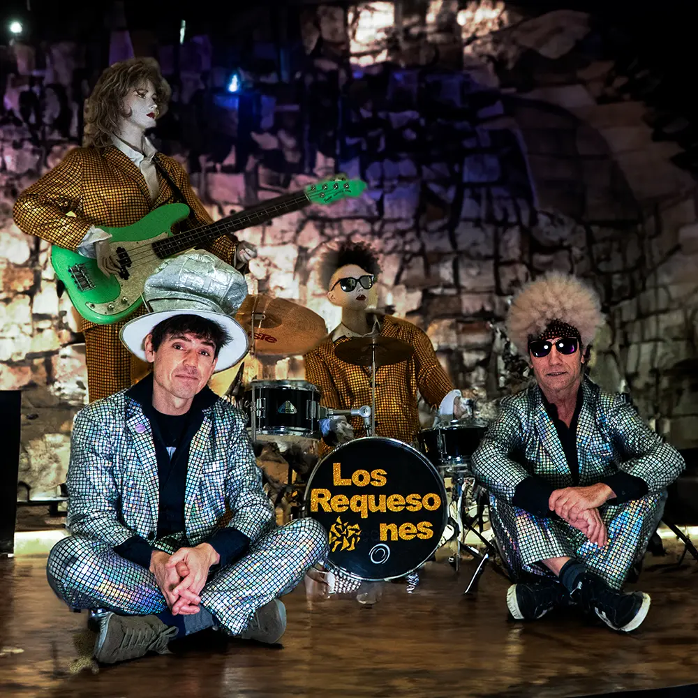 Los Requesones en sesión de fotos